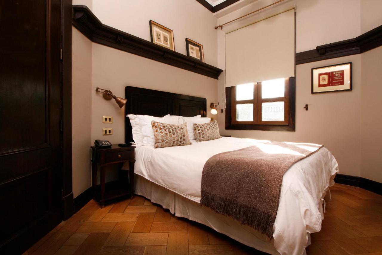 Hotel Boutique Castillo Rojo Santiago del Cile Esterno foto