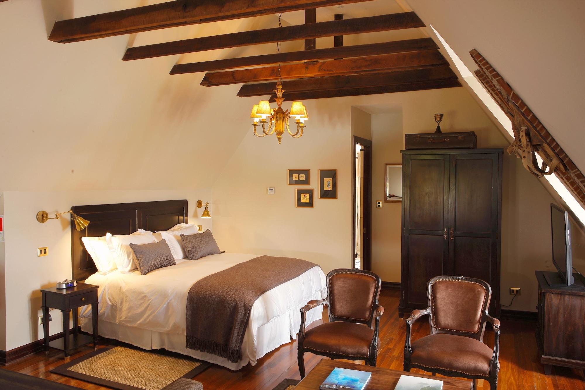 Hotel Boutique Castillo Rojo Santiago del Cile Esterno foto